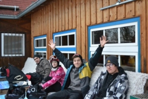 Jako každý školní rok jsme pořádali lyžařský kurz.